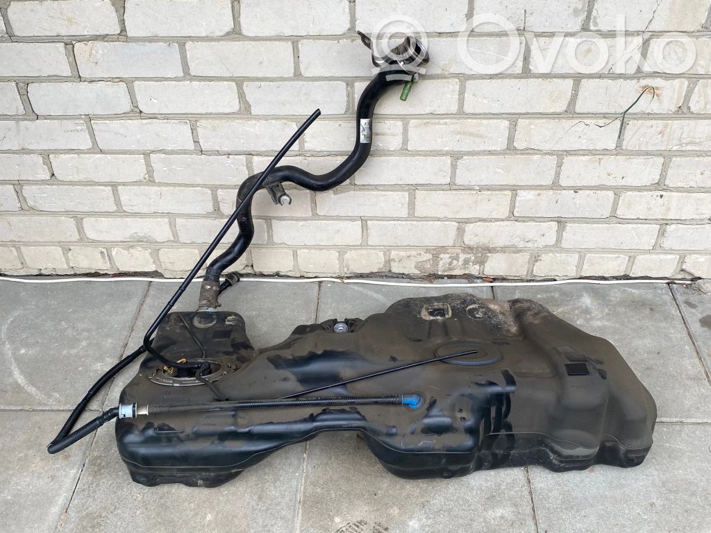 BMW 3 F30 F35 F31 Zbiornik paliwa 