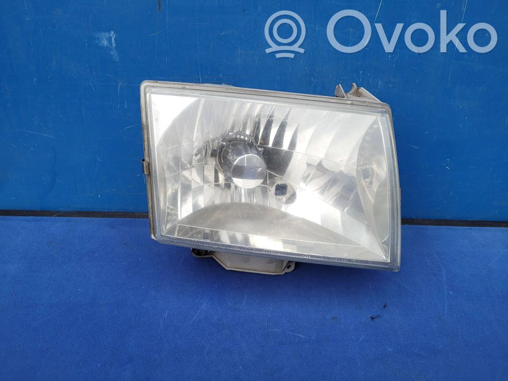 Mazda B series UN Phare frontale 
