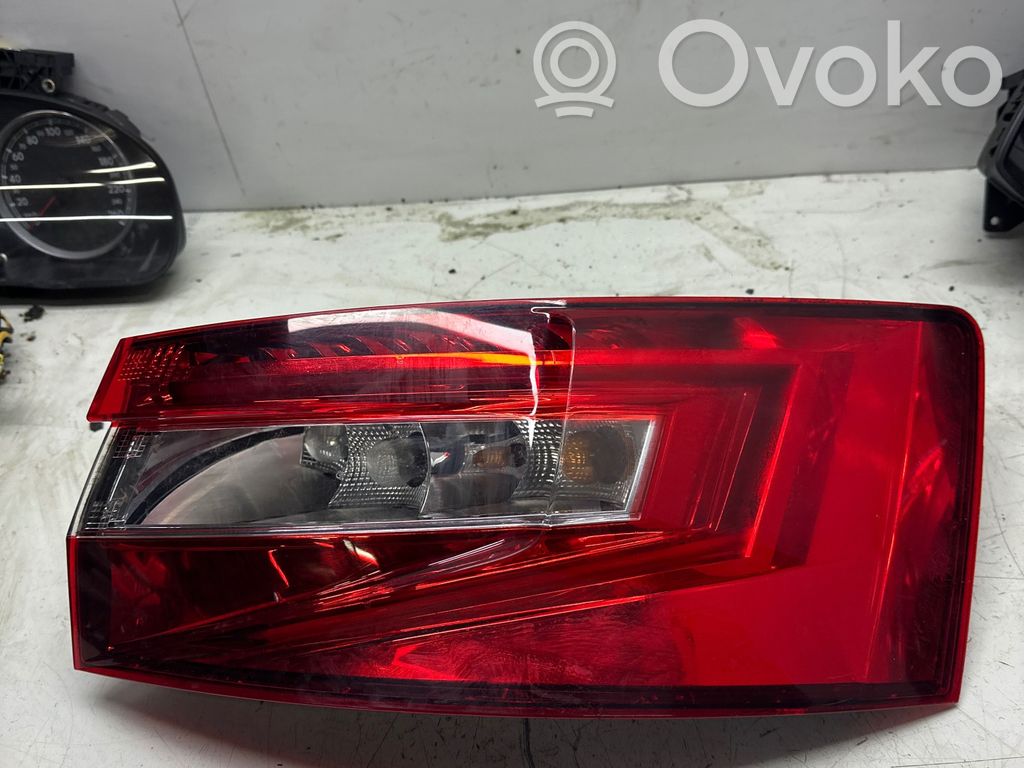 Skoda Superb B8 (3V) Lampă spate în caroserie 