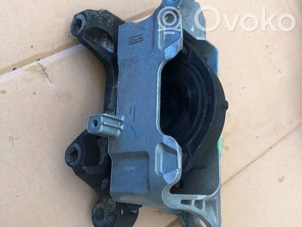 Engine mount bracket   LX636F012AC