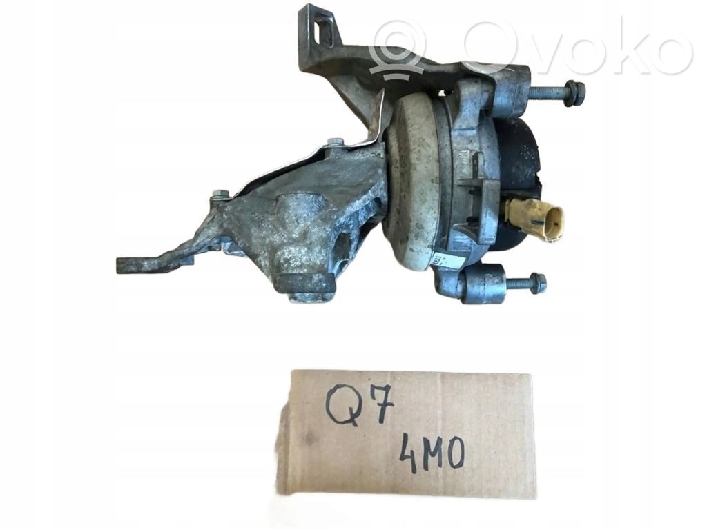 Audi Q7 4M Engine mount bracket 