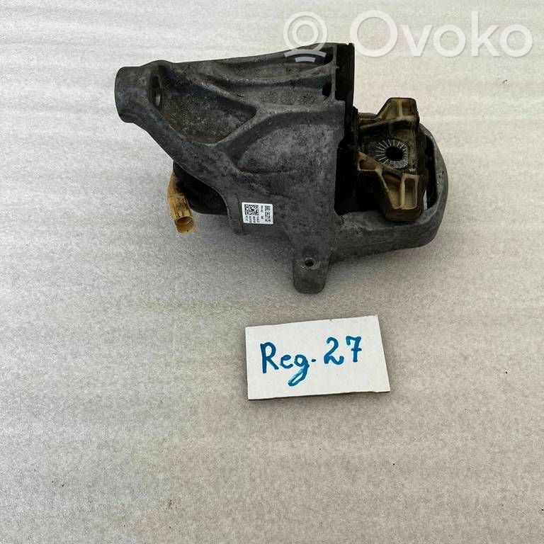 Audi A4 S4 B9 8W Engine mount bracket 