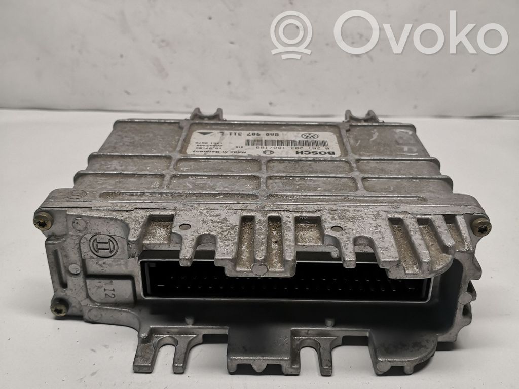 Volkswagen PASSAT B4 Engine control unit/module 