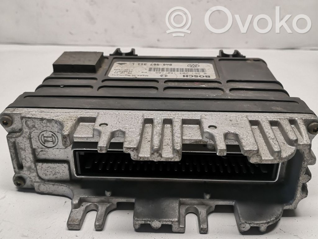 Volkswagen PASSAT B4 Engine control unit/module 
