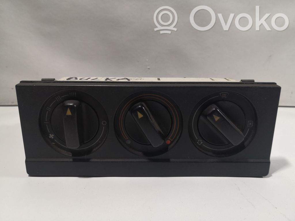 Audi 80 90 B3 Climate control unit 