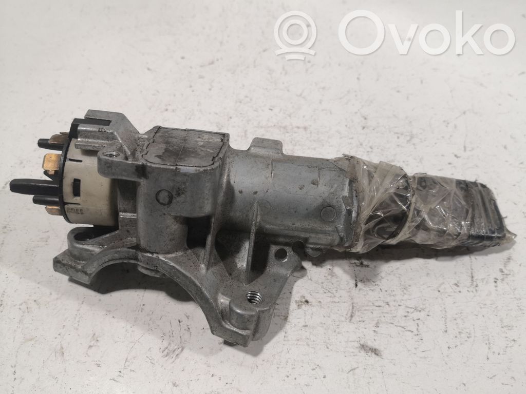 Užvedimo spynelė   4D0905851