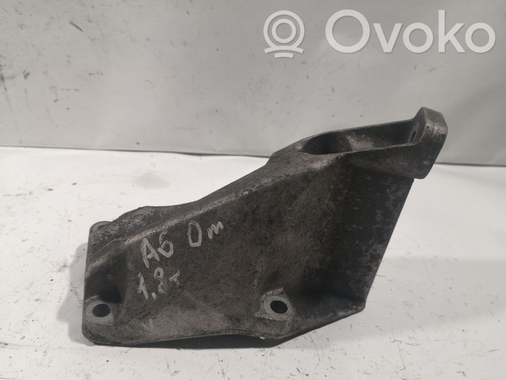 Audi A6 S6 C5 4B Engine mounting bracket 