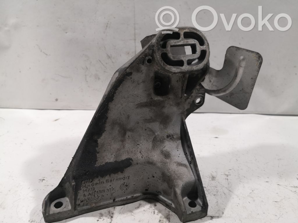 Audi A6 S6 C4 4A Engine mounting bracket 