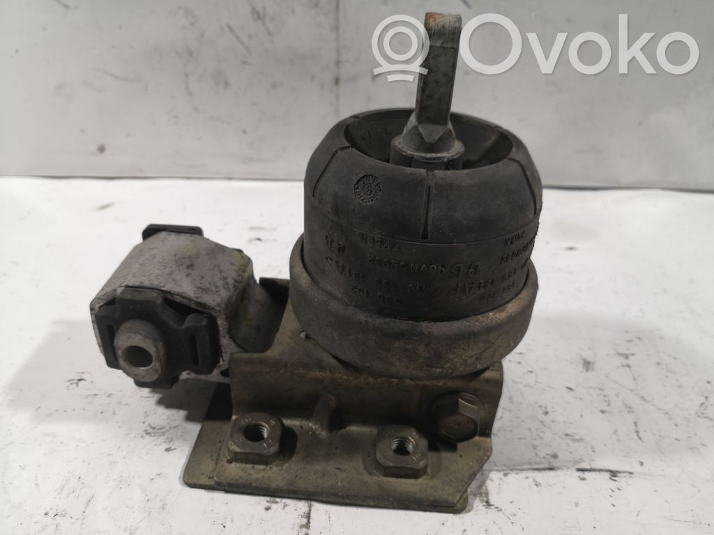 Volkswagen Sharan Engine mount bracket 