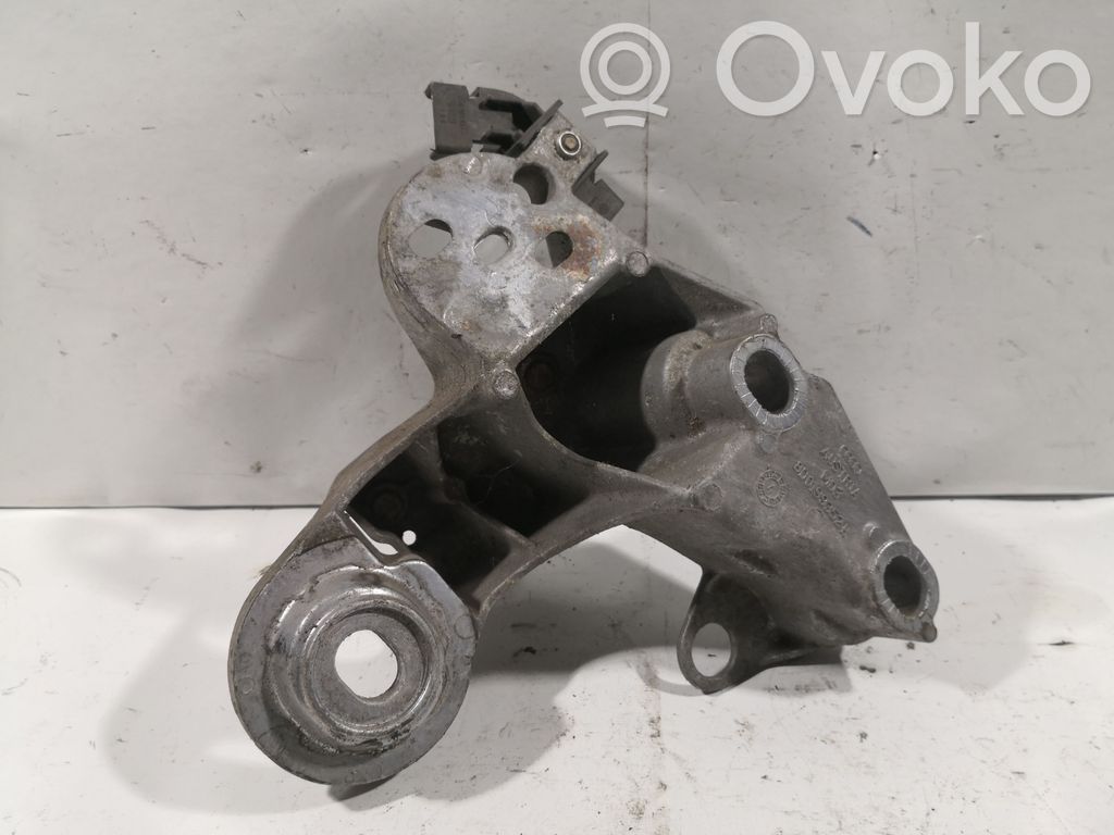 Engine mounting bracket   8D0199352H