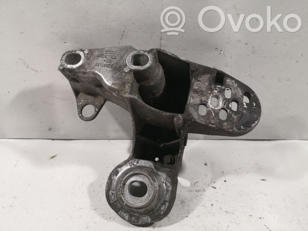 Volkswagen PASSAT B5 Engine mounting bracket 