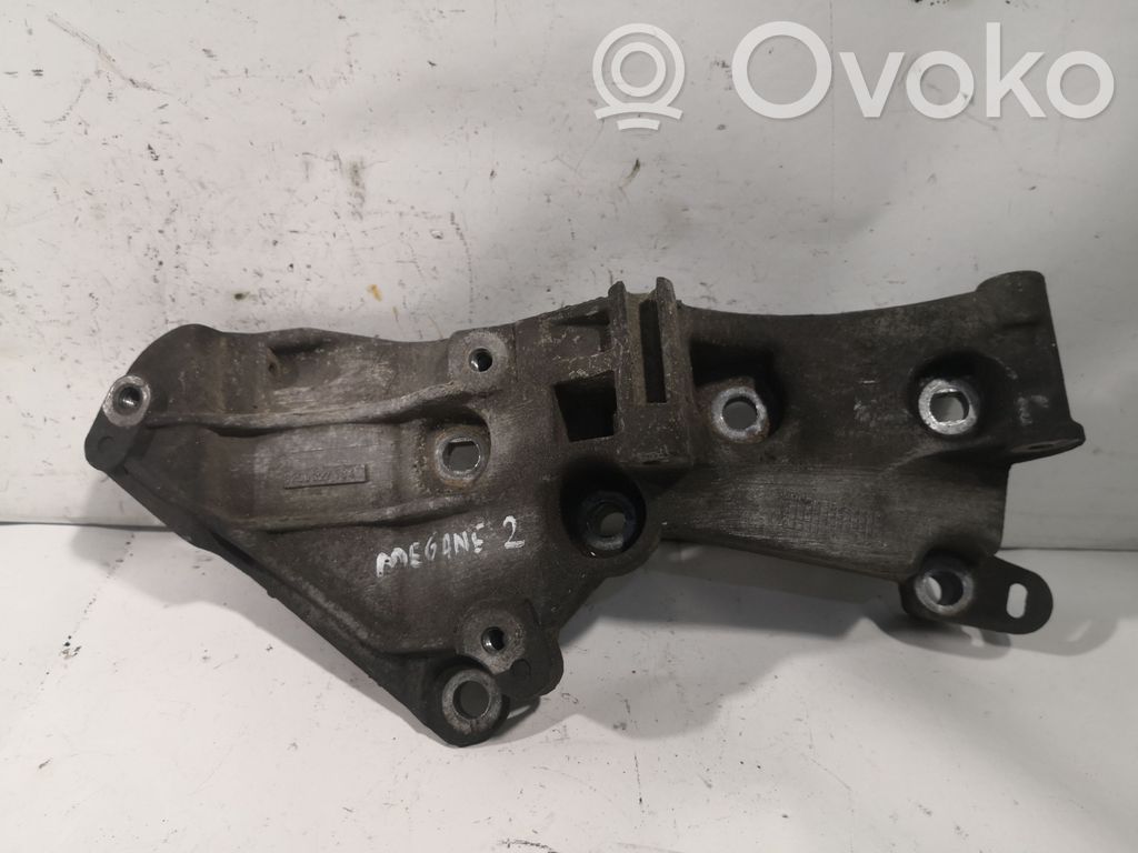 Renault Megane II Generator/alternator bracket 