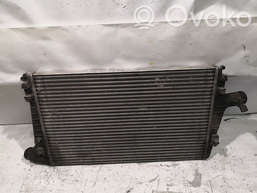 Audi A6 S6 C5 4B Interkūlerio radiatorius 