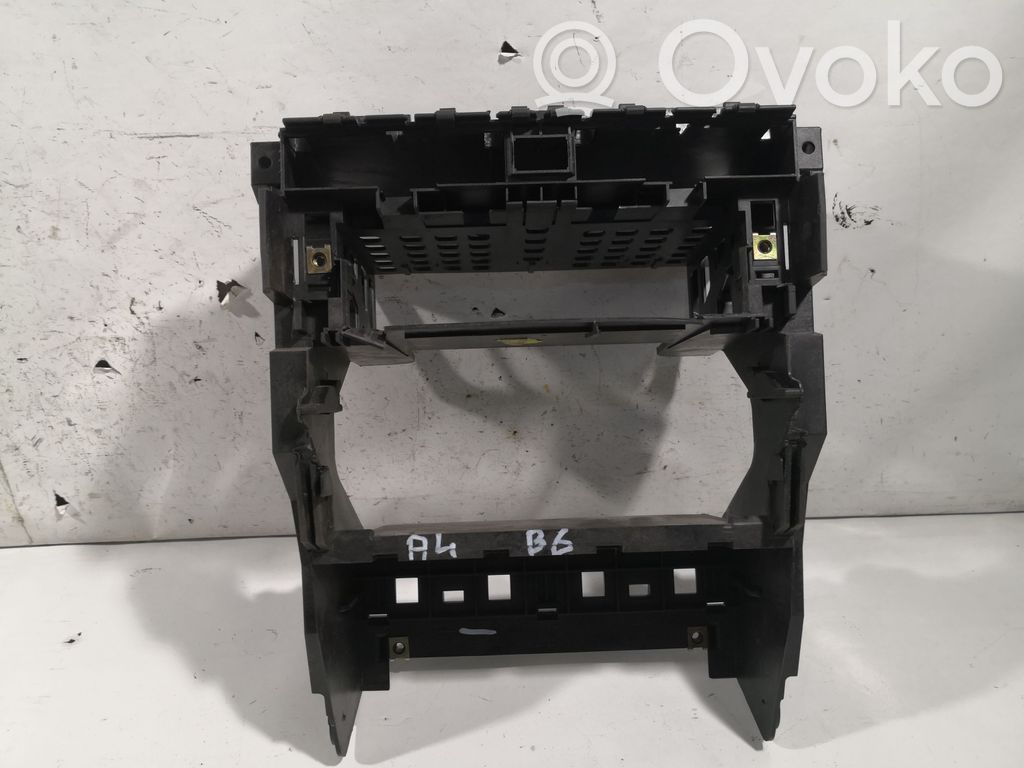 Audi A4 S4 B6 8E 8H Revestimiento central del tablero 