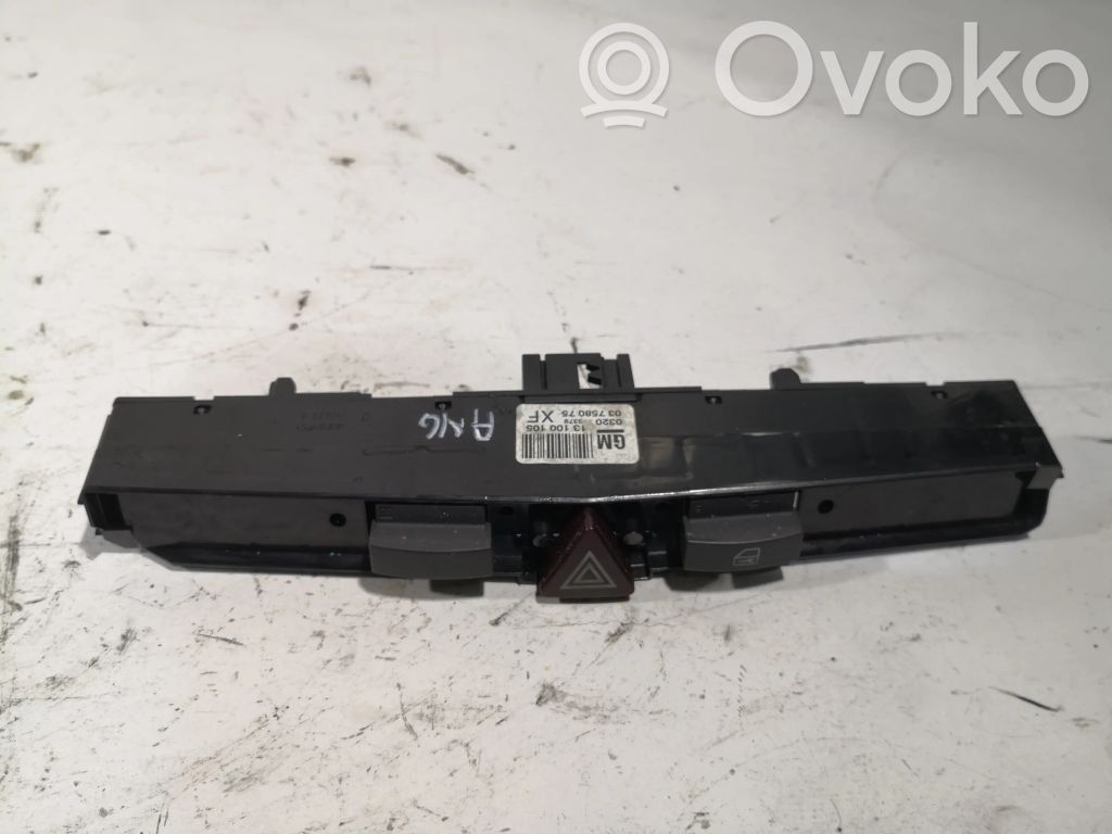 Opel Astra H Hazard light switch 