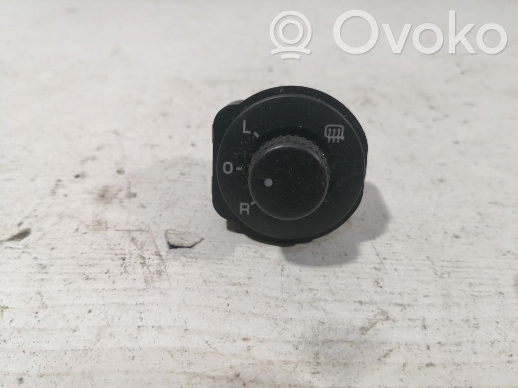 Skoda Octavia Mk2 (1Z) Wing mirror switch 