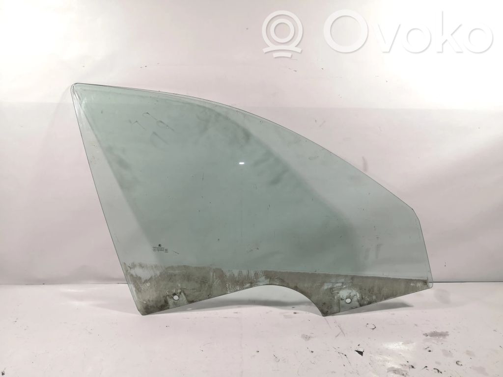Skoda Octavia Mk2 (1Z) Front door window glass four-door 