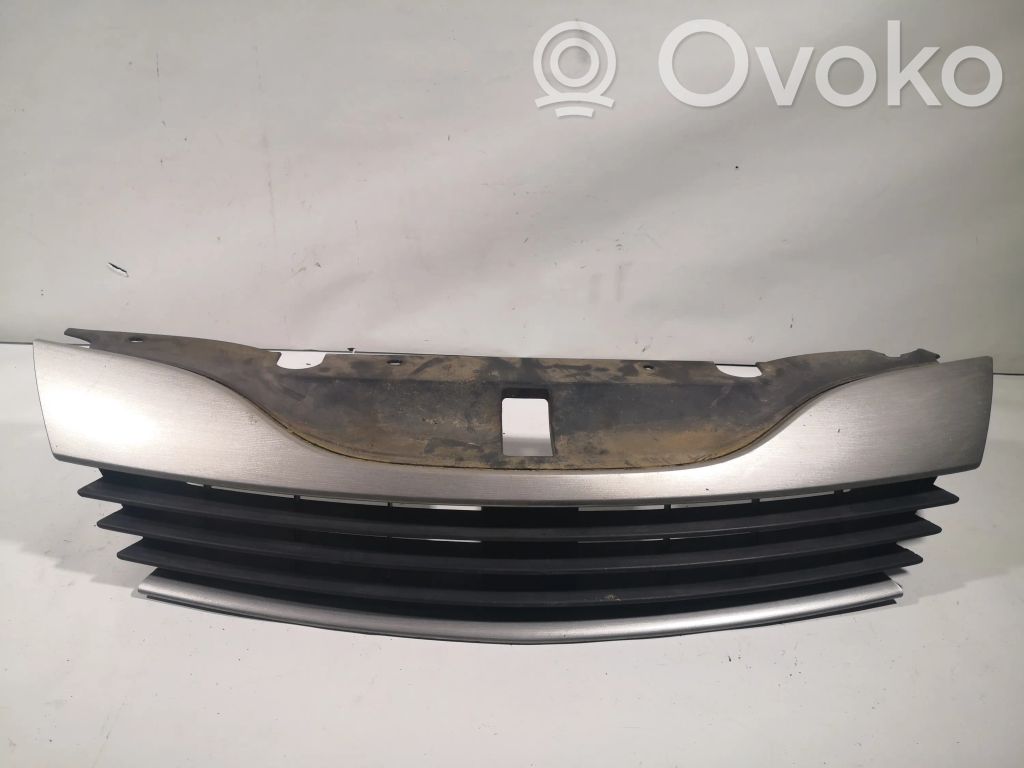 Renault Laguna II Front bumper upper radiator grill 