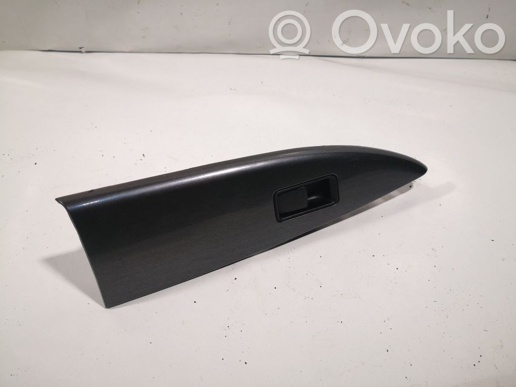 Electric window control switch   GP9G66380,G31A684L6