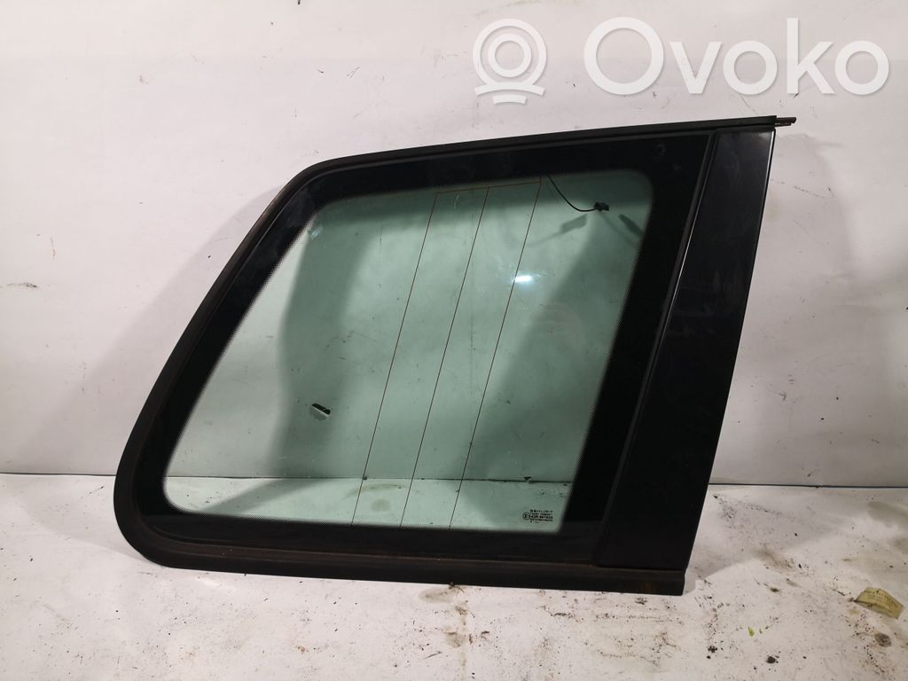 Volkswagen Touareg I Rear side window 