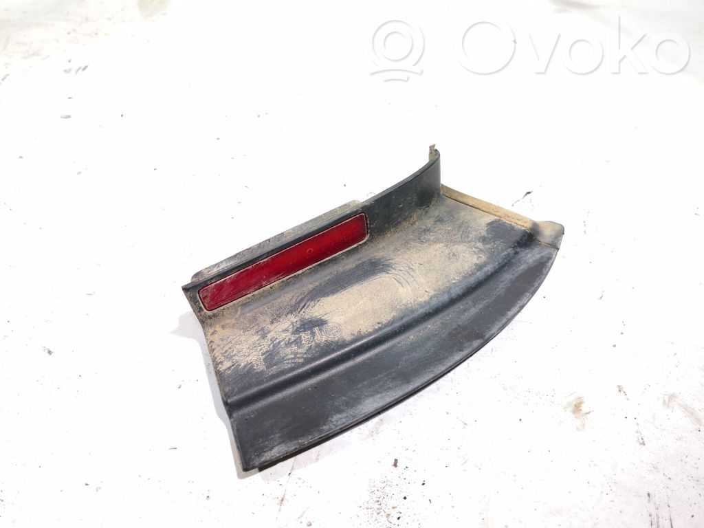 Volkswagen PASSAT B6 Listwa pod lampę tylną 