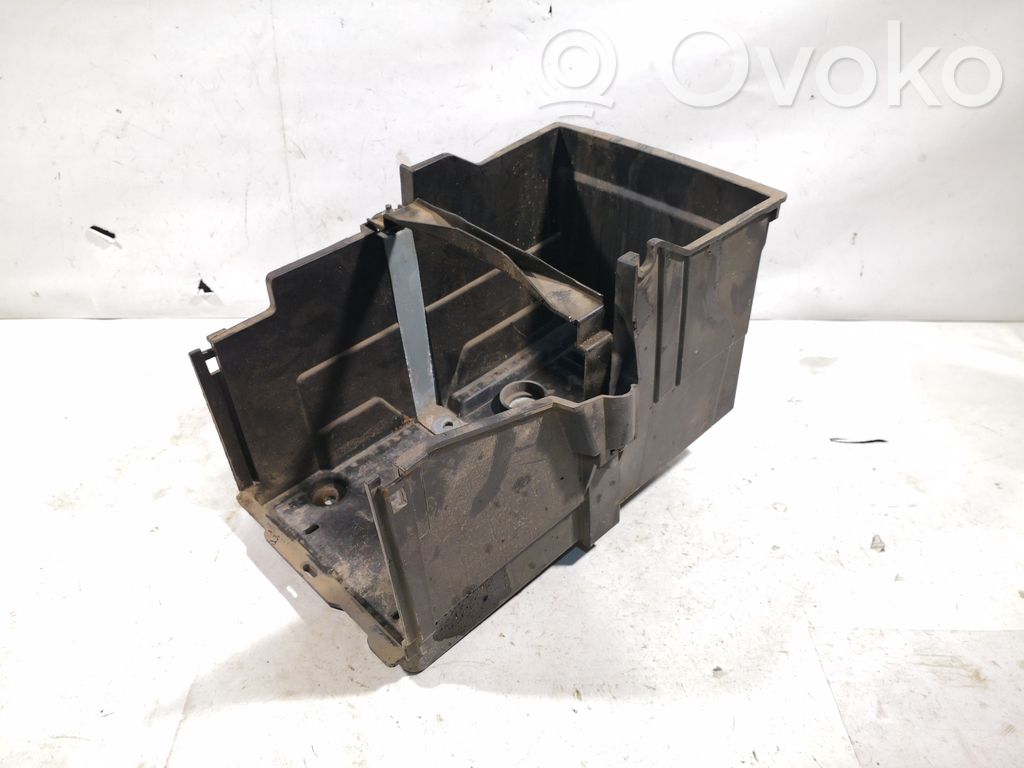 Ford Focus Battery tray 
