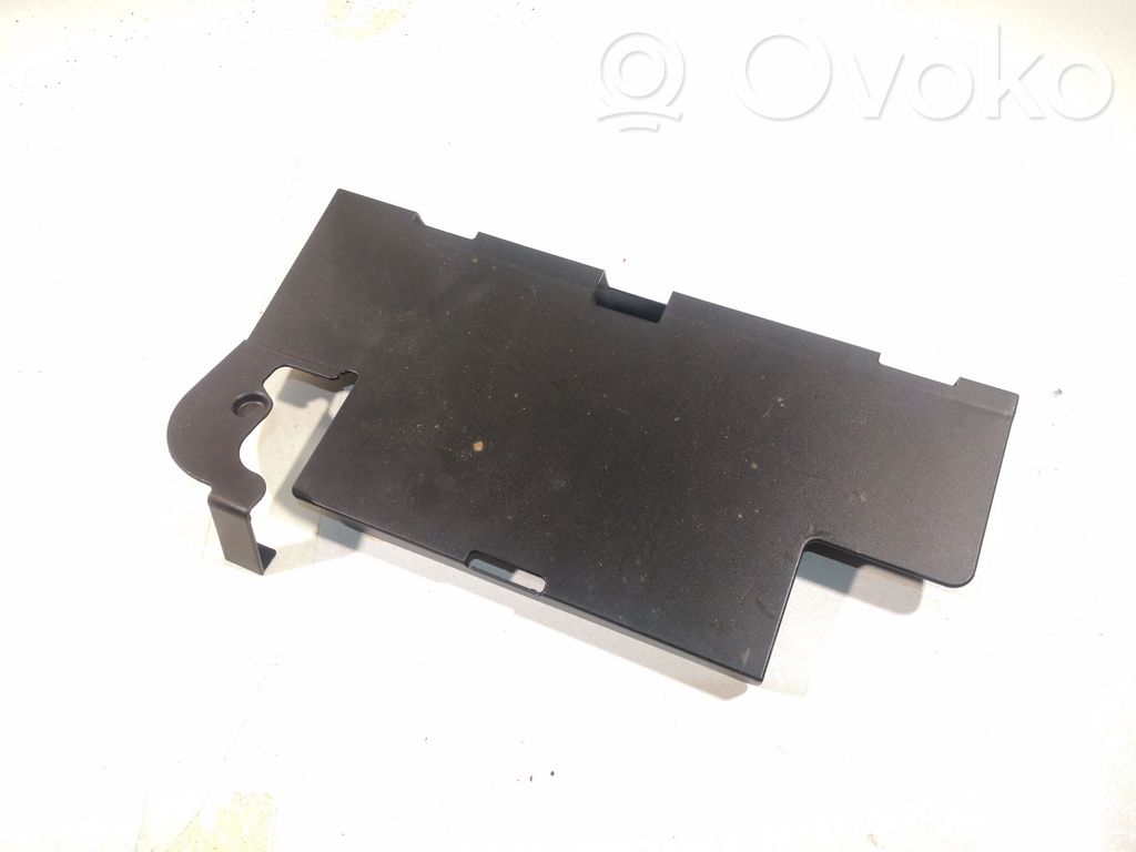 Audi A4 S4 B8 8K Dangtis akumuliatoriaus dėžės 
