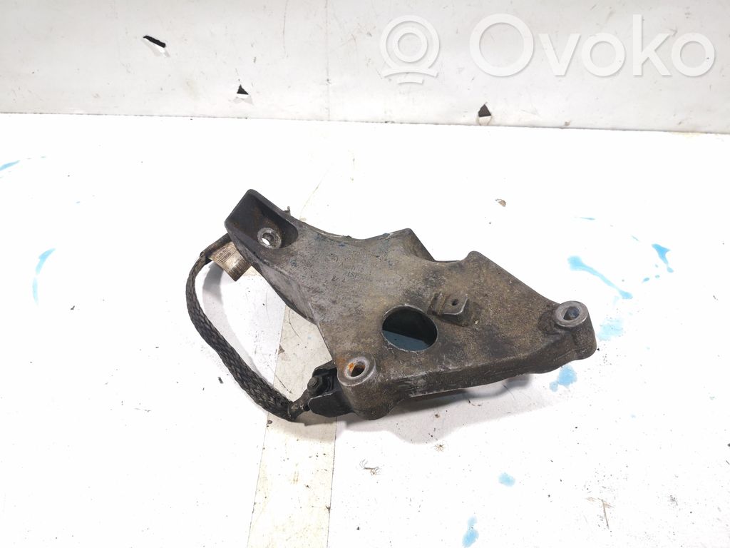 BMW 3 E90 E91 Engine mounting bracket 