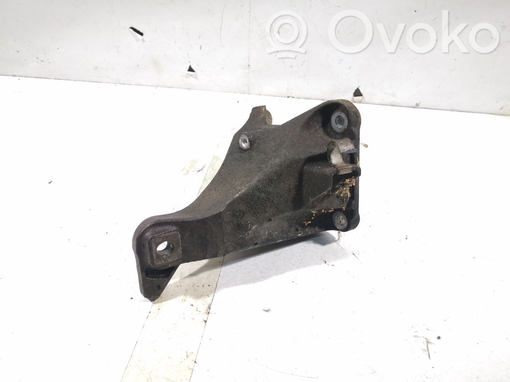 BMW 3 E90 E91 Engine mounting bracket 
