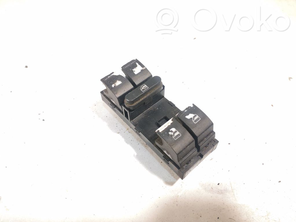 Volkswagen Touran I Electric window control switch 