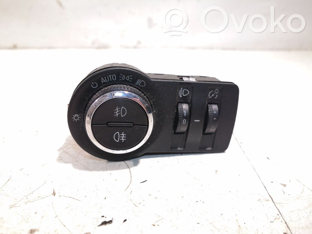 Opel Insignia A Light switch 