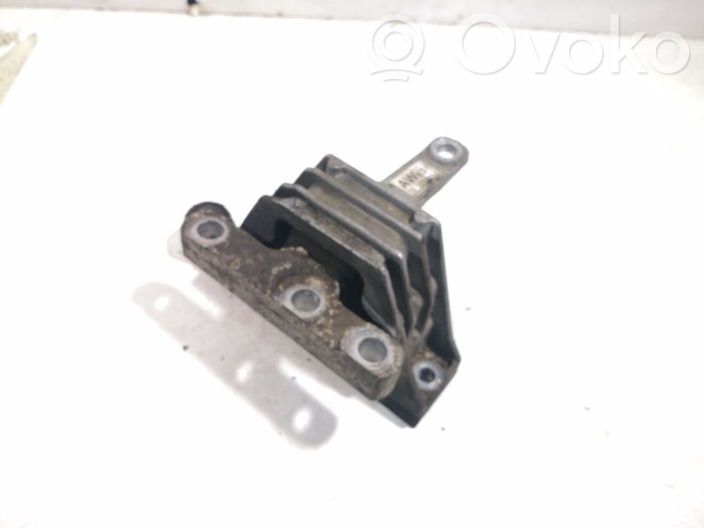 Opel Insignia A Engine mount bracket 