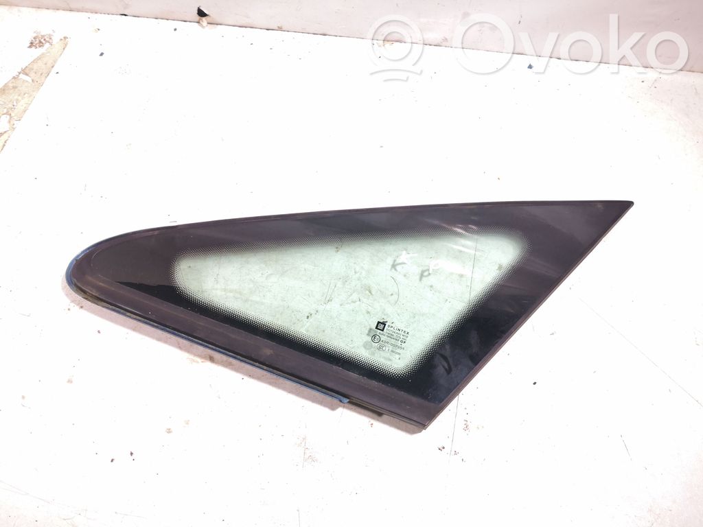 Opel Zafira B Front triangle window/glass 