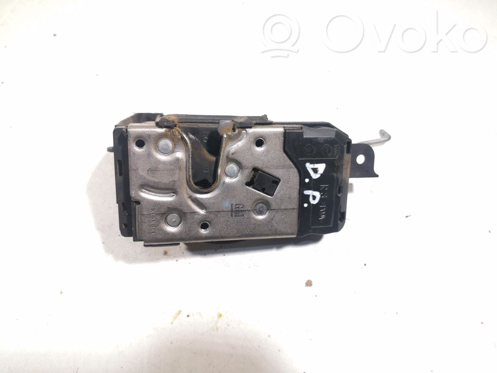 Opel Zafira B Priekšpusē slēdzene 