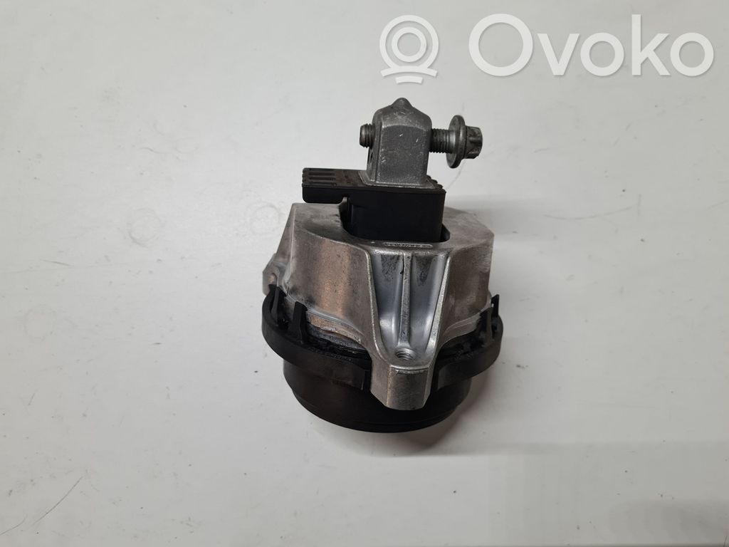 BMW 7 G11 G12 Engine mount bracket 