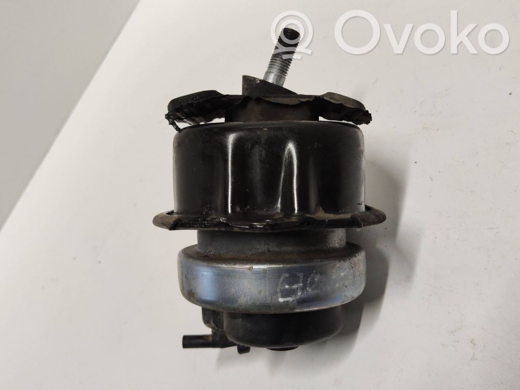 BMW X5 E70 Engine mount bracket 