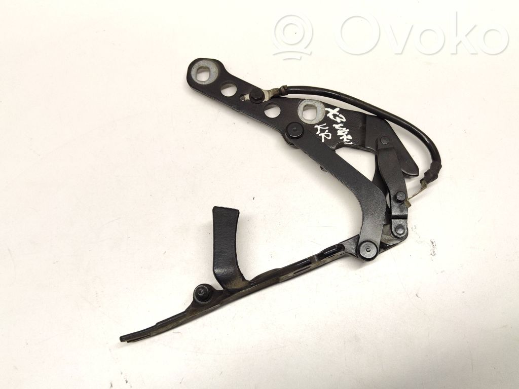 Engine bonnet/hood hinges   3411447