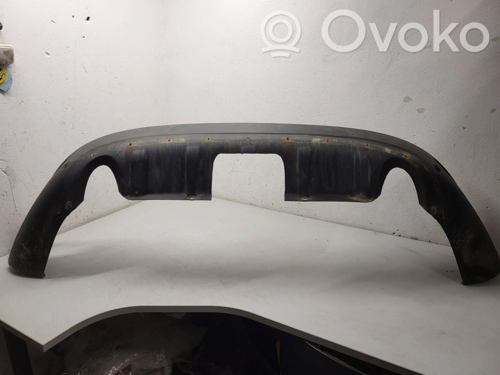 Volvo XC60 Moldura inferior del parachoques trasero 