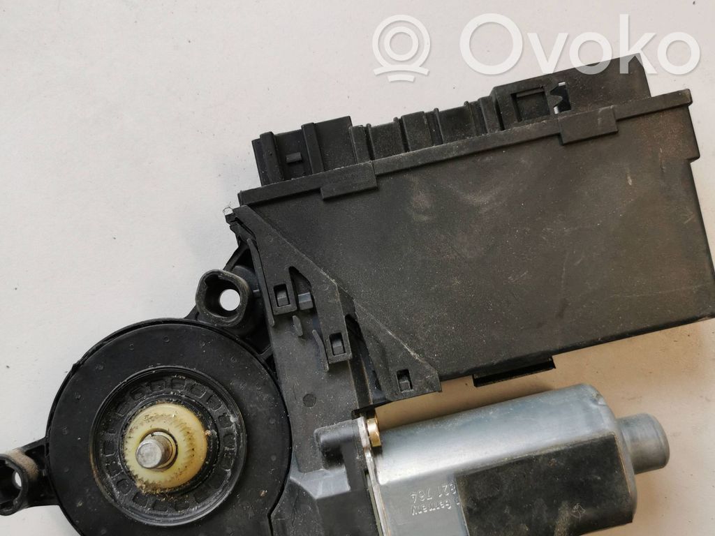Audi A8 S8 D3 4E Rear door window regulator motor 