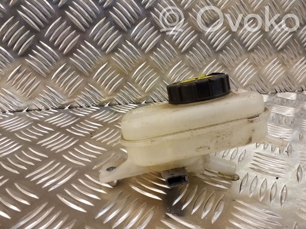 Mazda CX-7 Brake fluid reservoir 