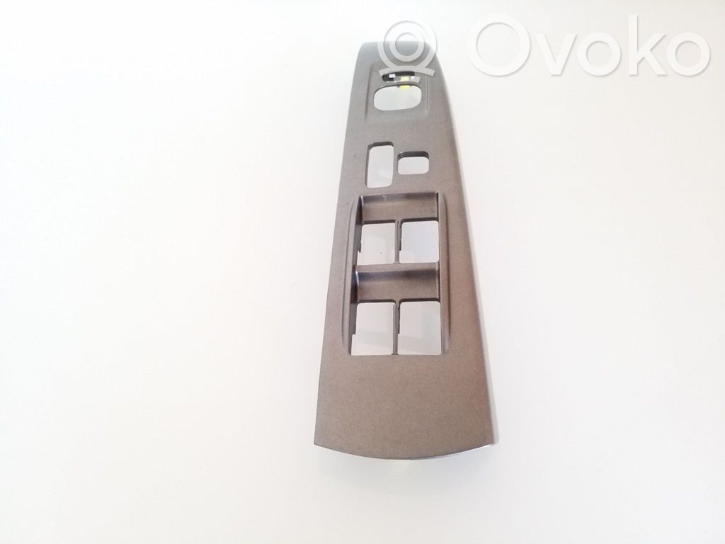 Toyota Prius (XW20) Front door window switch trim 