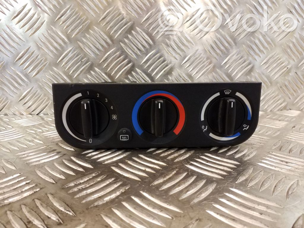 BMW 3 E36 Climate control unit 