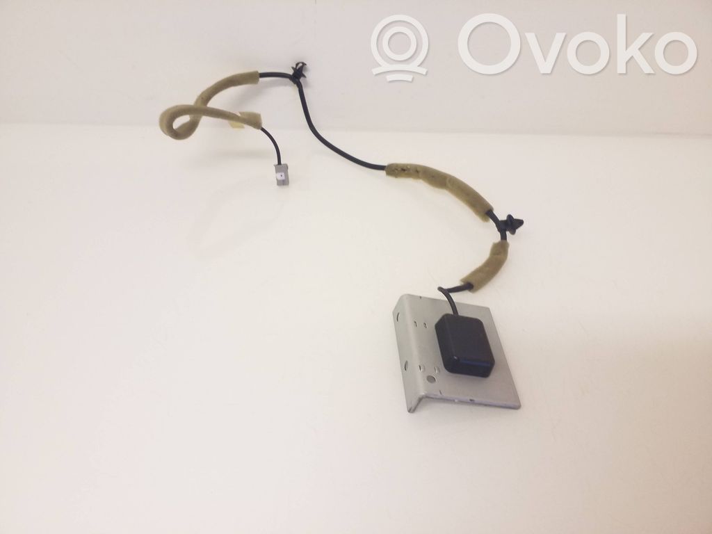 Subaru Outback (BS) Pystyantennivahvistin 