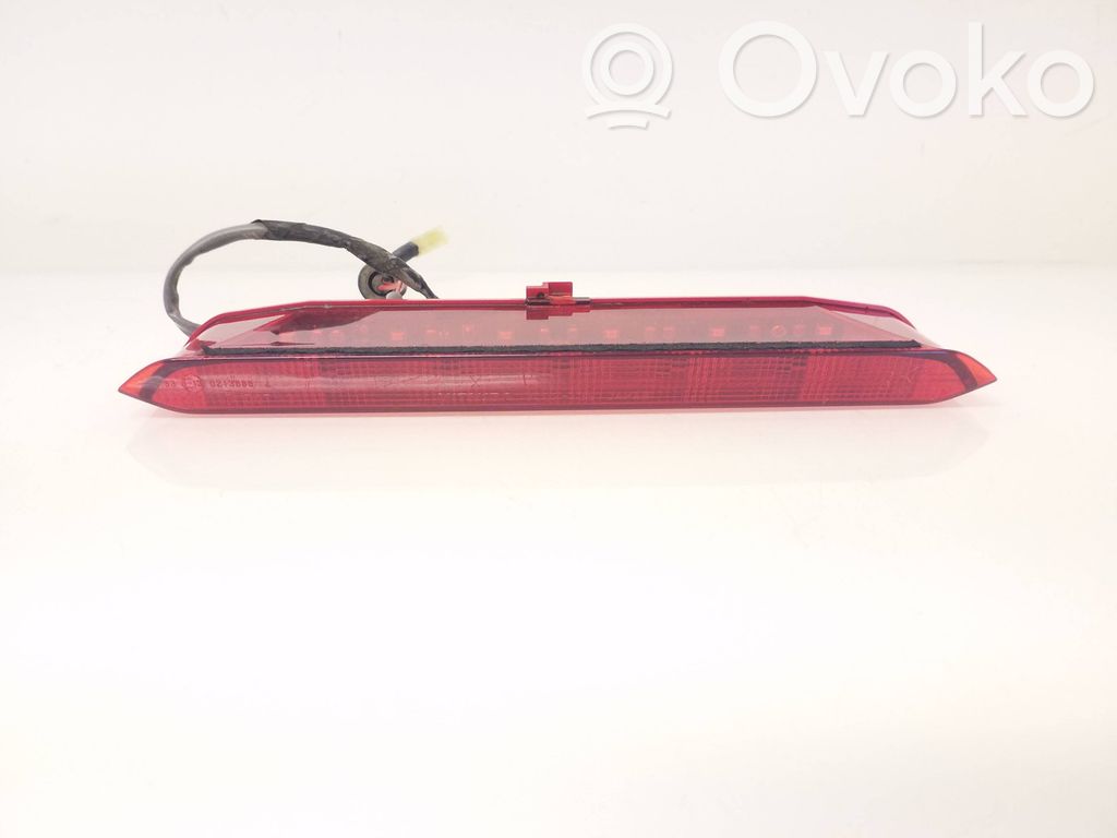 Subaru Outback (BS) Third/center stoplight 