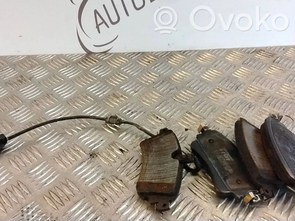 Audi A4 S4 B9 Bremsbelege hinten 