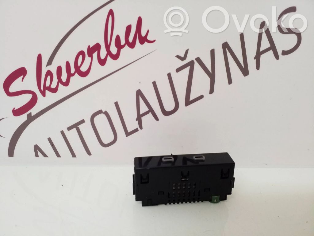 Gniazdo / Złącze USB   657035736,19SK0FC5,8000270