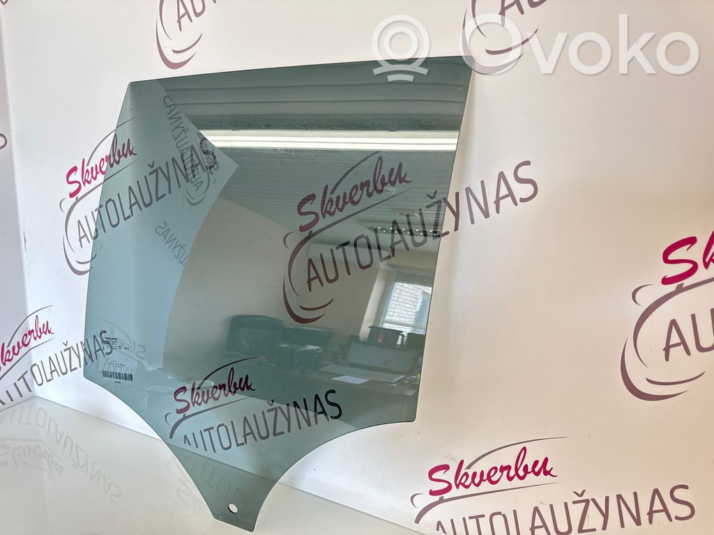 Volvo XC40 Szyba drzwi tylnych 