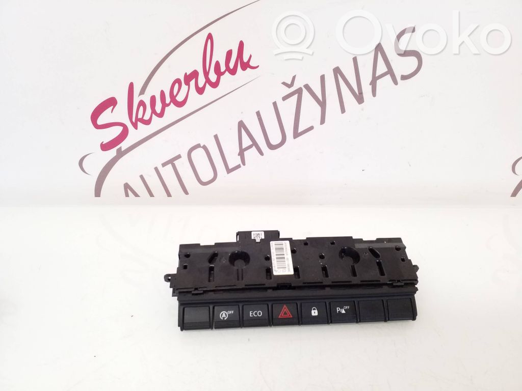 Hazard light switch   283E86420R,BE1168068C