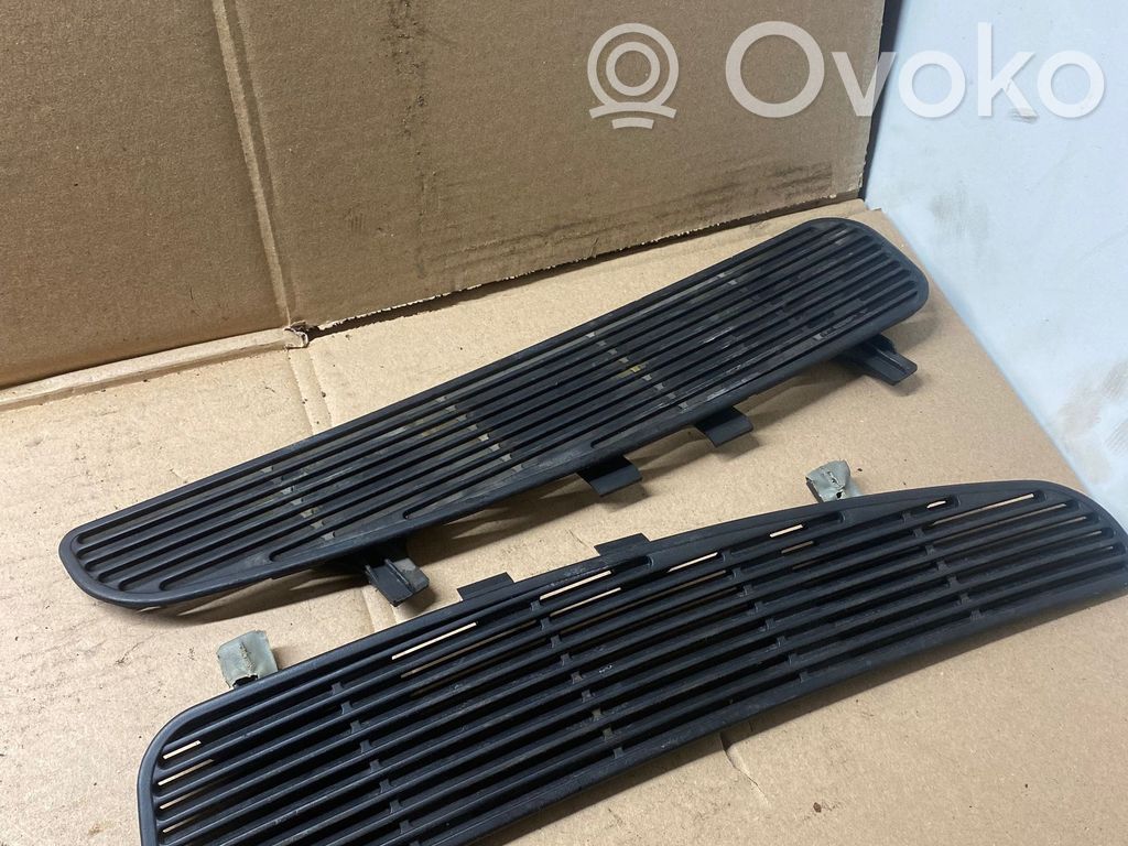 BMW 5 E39 Rear air vent grill 