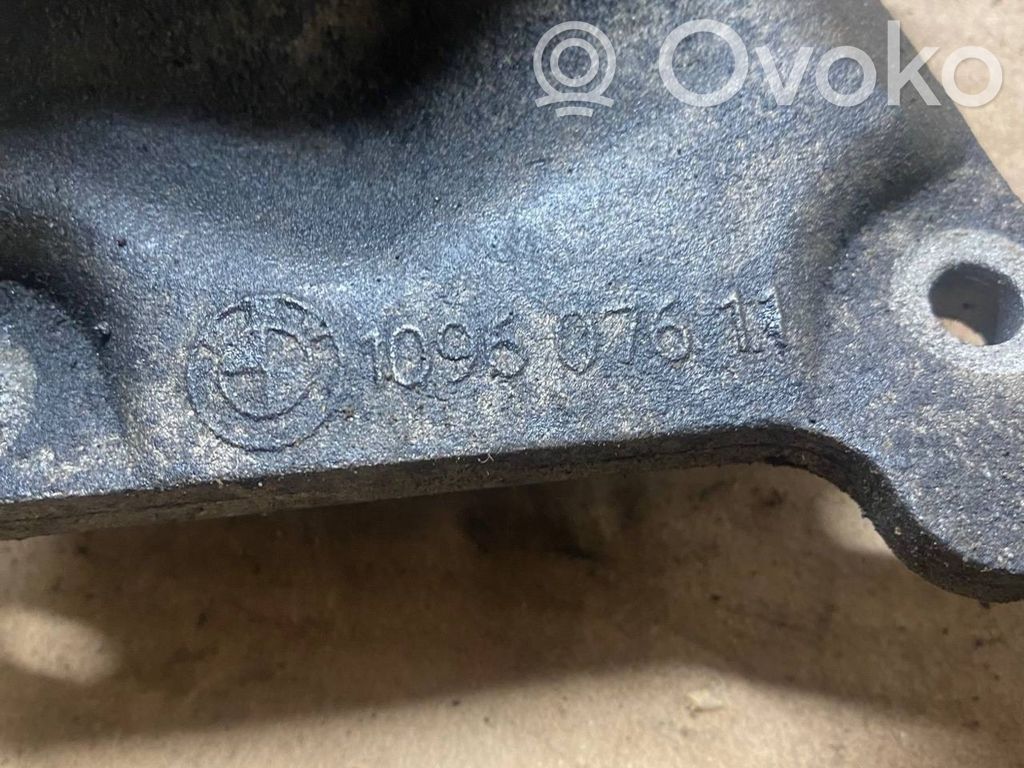 Engine mounting bracket   109607611